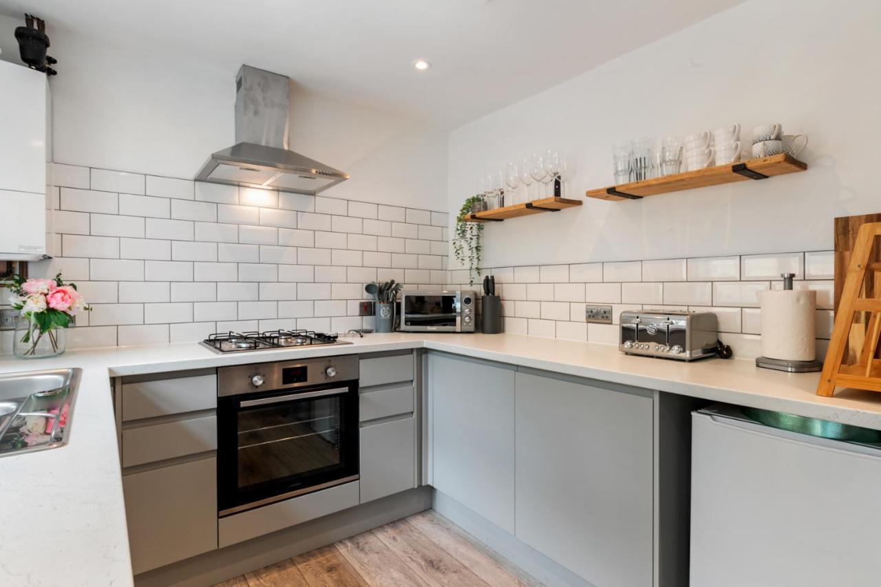 Ivydene - Beautiful Cottage, Stone Throw From Beach, Wonderful Sea Views Saundersfoot Kültér fotó